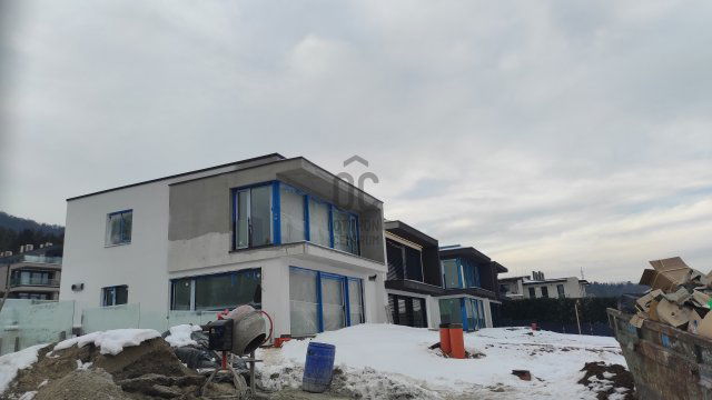 Eladó ikerház, Budapesten, III. kerületben 365 M Ft, 5 szobás