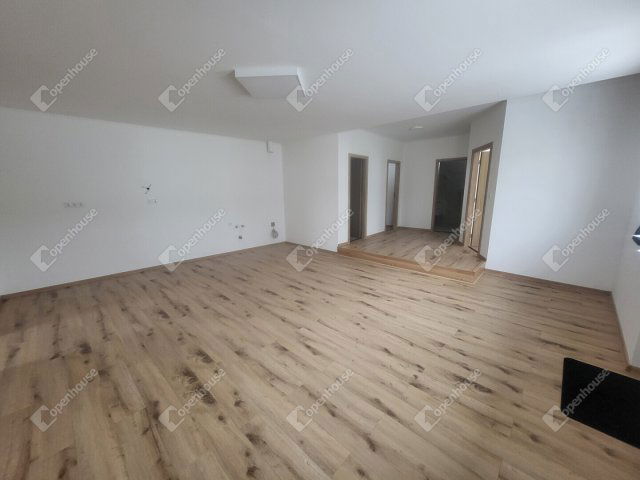 Eladó családi ház, Nyergesújfaluban 86.9 M Ft, 4 szobás