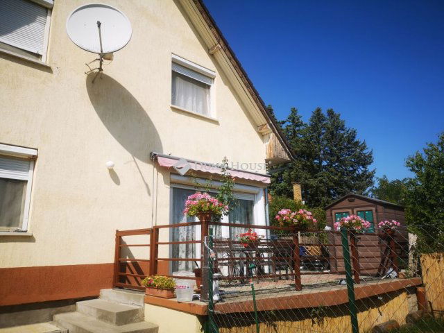 Eladó ikerház, Szentendrén, Pomázi úton 150 M Ft, 5 szobás