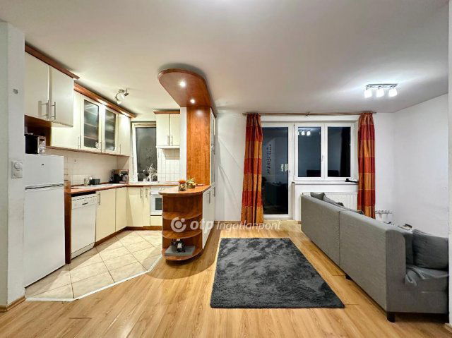 Eladó téglalakás, Budapesten, IX. kerületben 97.5 M Ft, 2 szobás