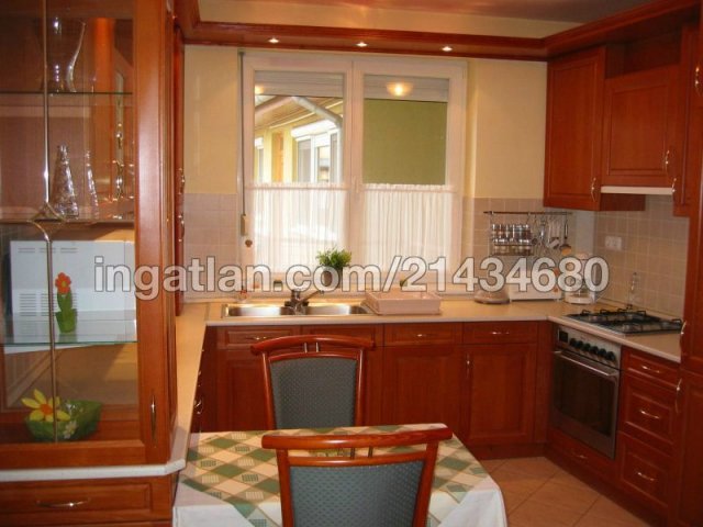 Kiadó téglalakás, albérlet, Kecskeméten 200 E Ft / hó