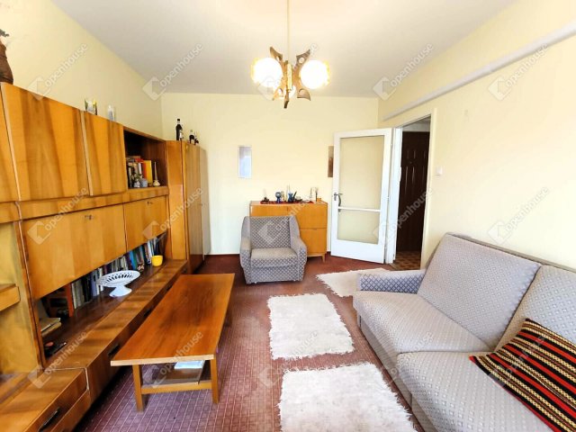 Eladó panellakás, Szegeden 46.9 M Ft, 2 szobás