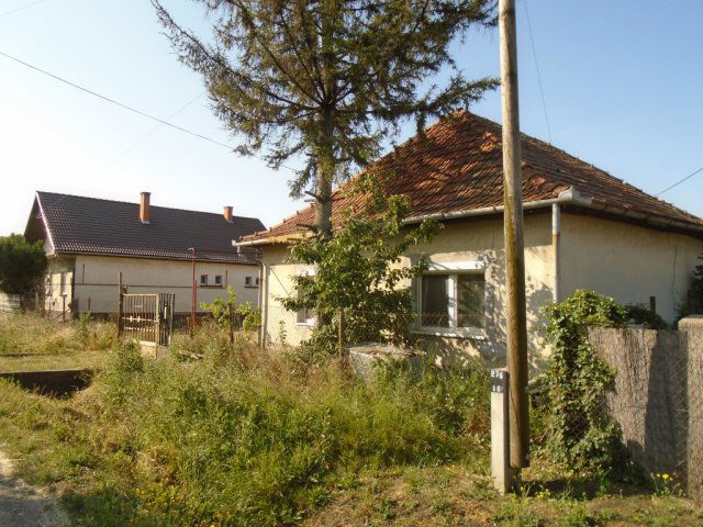 Eladó családi ház, Tószegen 6.5 M Ft, 2 szobás
