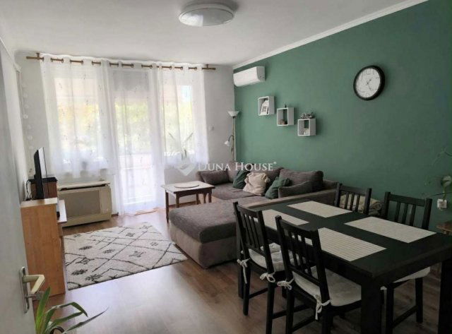 Eladó téglalakás, Nagykőrösön 40 M Ft, 3 szobás