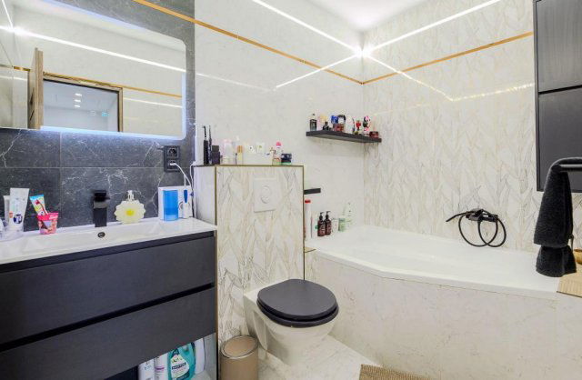 Eladó családi ház, Dunaharasztin 239 M Ft, 4 szobás