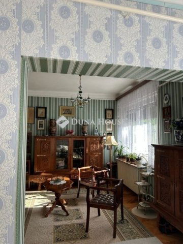 Eladó családi ház, Vácon 119.9 M Ft, 5 szobás