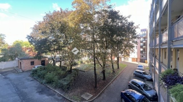 Eladó téglalakás, Egerben 42.9 M Ft, 3 szobás