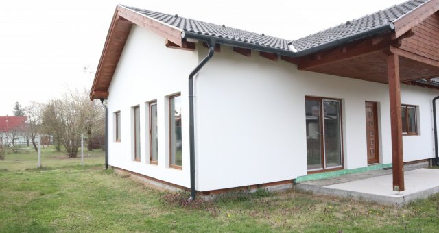 Eladó sorház, Balatonmáriafürdőn 44.9 M Ft, 3+1 szobás