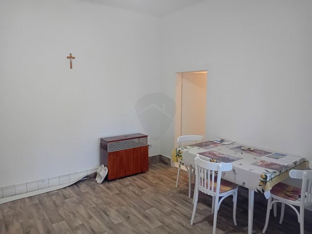 Eladó családi ház, Dányon 39.5 M Ft, 2 szobás