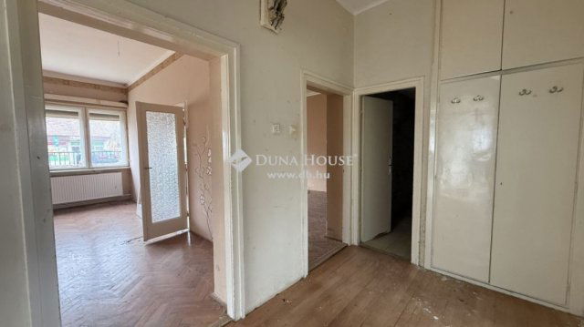 Eladó családi ház, Hosszúperesztegen 15.9 M Ft, 5 szobás