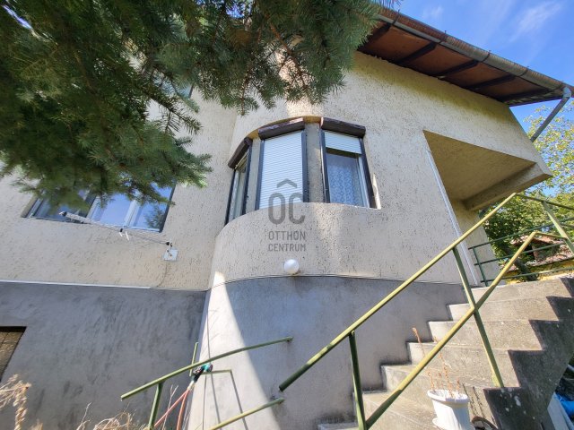 Eladó családi ház, Gyöngyösön 110 M Ft, 9 szobás