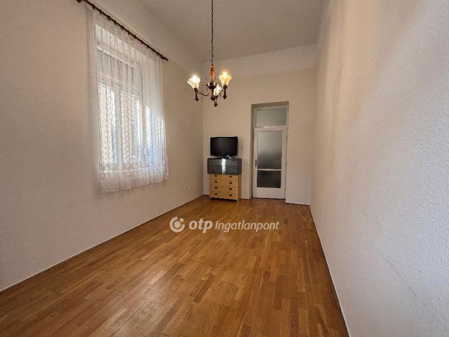 Eladó téglalakás, Kaposváron 59.1 M Ft, 4 szobás