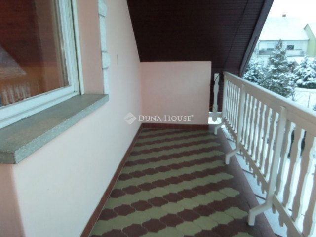 Eladó családi ház, Szentlőrincen 79.9 M Ft, 5 szobás