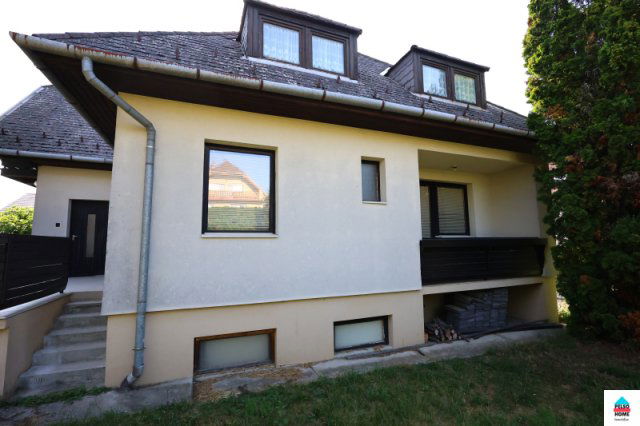 Eladó családi ház, Hévízen 129 M Ft, 5+1 szobás