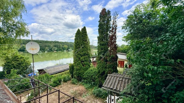 Eladó nyaraló, Gombán 27.5 M Ft, 2 szobás / költözzbe.hu