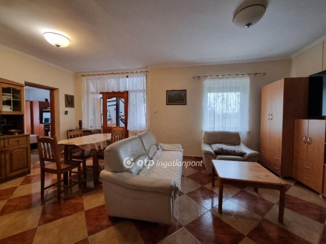 Eladó családi ház, Nemesszalókon 49.9 M Ft, 6 szobás