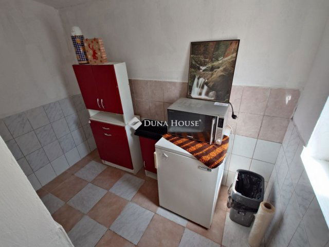 Eladó családi ház, Kecskeméten 10.99 M Ft, 1 szobás