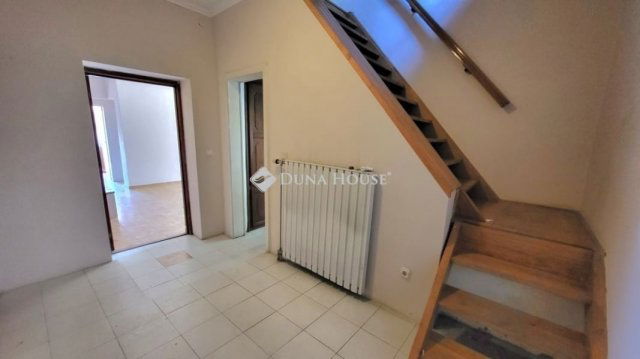 Eladó családi ház, Szentendrén 145 M Ft, 5 szobás