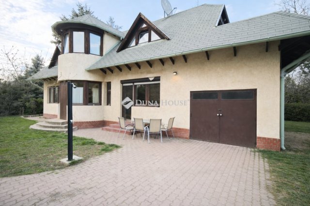 Eladó családi ház, Budapesten, III. kerületben 205 M Ft