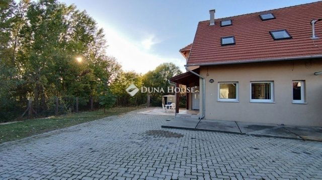 Eladó ikerház, Sülysápon 73.9 M Ft, 4 szobás