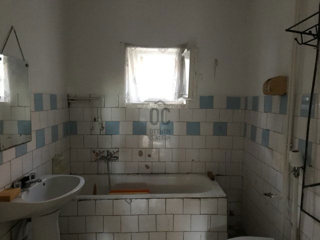 Eladó családi ház, Debrecenben 39 M Ft, 1 szobás