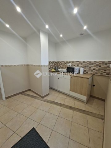 Eladó téglalakás, Gödöllőn 84.9 M Ft, 3 szobás