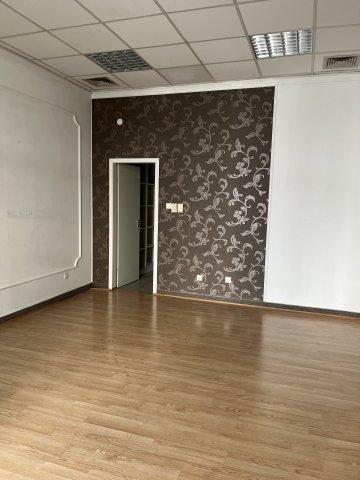 Kiadó üzlethelyiség, Győrött 140 E Ft / hó, 1 szobás