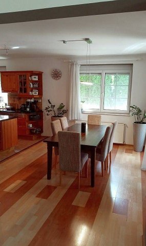 Eladó családi ház, Budaörsön 385.5 M Ft, 7 szobás