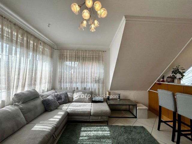 Eladó téglalakás, Debrecenben 77 M Ft, 1+1 szobás