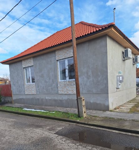 Eladó családi ház, Szolnokon 65 M Ft, 4 szobás