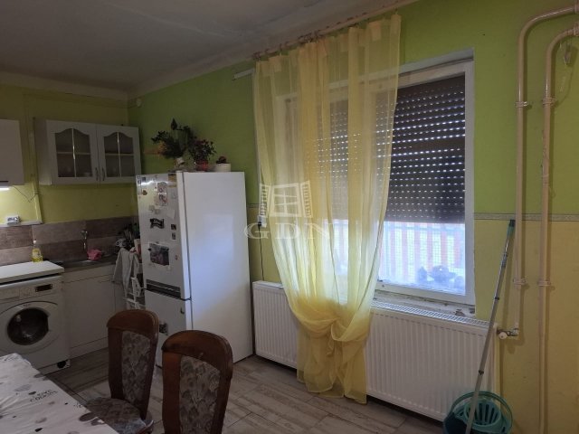 Eladó családi ház, Hejőpapin 13.5 M Ft, 3 szobás