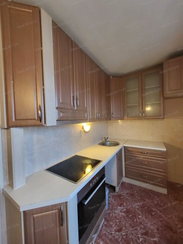 Eladó panellakás, Győrött 54.99 M Ft, 3 szobás