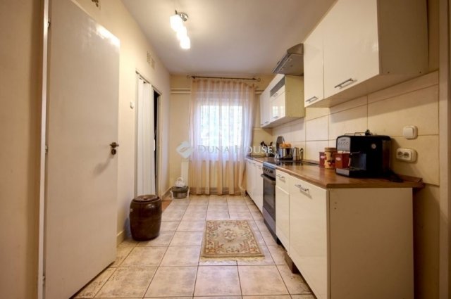 Eladó téglalakás, Budapesten, II. kerületben 162.2 M Ft