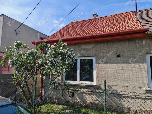 Eladó ikerház, Gyömrőn 33.5 M Ft, 1 szobás