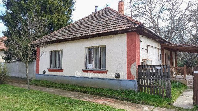 Eladó családi ház, Jászfényszarun 25 M Ft, 2+1 szobás