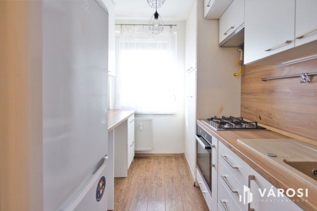 Eladó panellakás, Békéscsabán 29.9 M Ft, 2 szobás