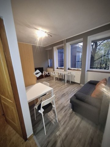 Eladó téglalakás, Tatabányán 42 M Ft, 2 szobás