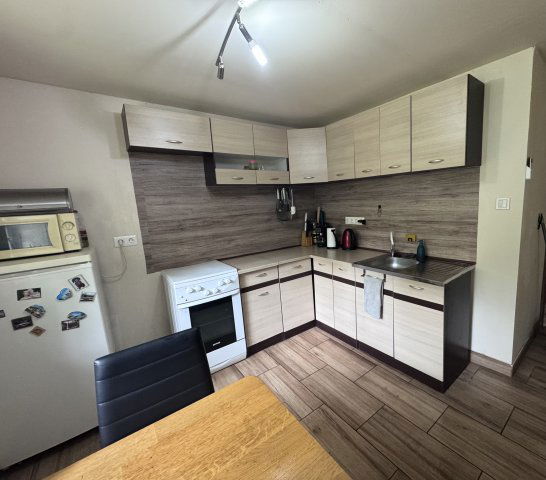 Eladó ikerház, Pécsett 37 M Ft, 2 szobás / költözzbe.hu