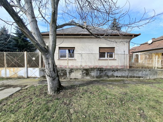 Eladó családi ház, Majosházán 84 M Ft, 5 szobás