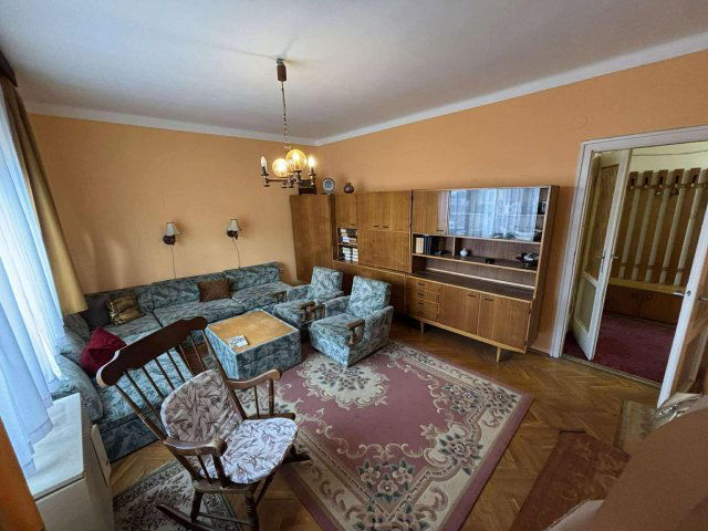 Eladó téglalakás, Siófokon 59.999 M Ft, 3+2 szobás