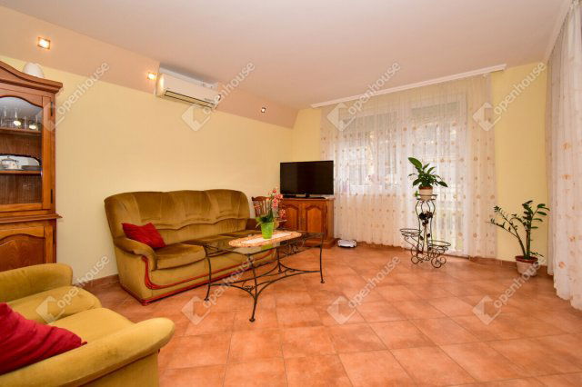 Eladó téglalakás, Szegeden 87.9 M Ft, 3 szobás