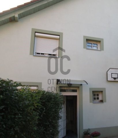 Eladó családi ház, Pécsett 106 M Ft, 6 szobás