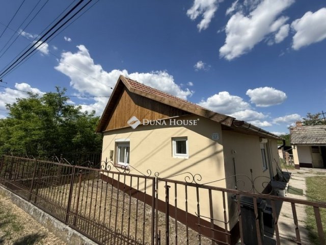 Eladó családi ház, Újszilváson 23.9 M Ft, 2 szobás