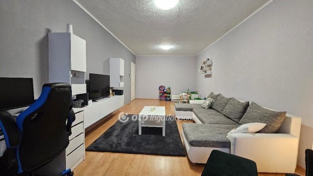 Eladó téglalakás, Egerben 46.9 M Ft, 2 szobás