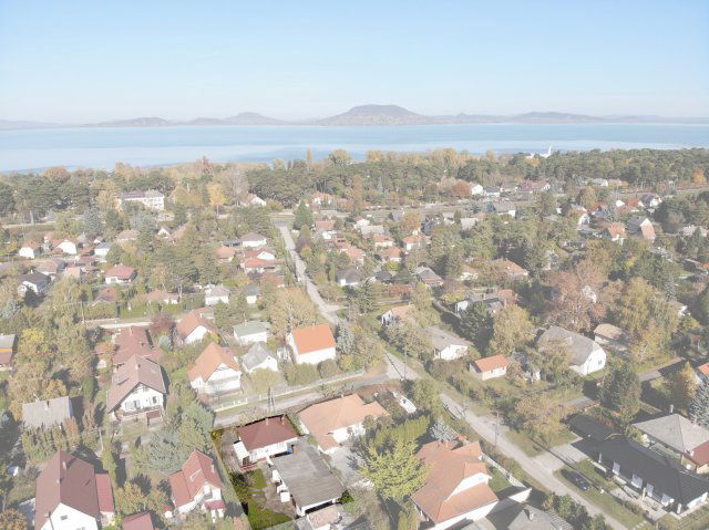 Eladó családi ház, Balatonfenyvesen, Apród utcában 51.999 M Ft