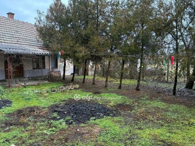 Eladó családi ház, Gyulán 14 M Ft, 2 szobás