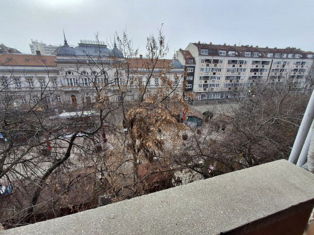 Eladó téglalakás, Szolnokon, Kossuth téren 36.9 M Ft, 2 szobás