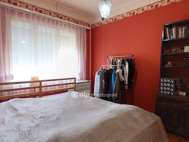 Eladó téglalakás, Abádszalókban 42 M Ft, 2+2 szobás