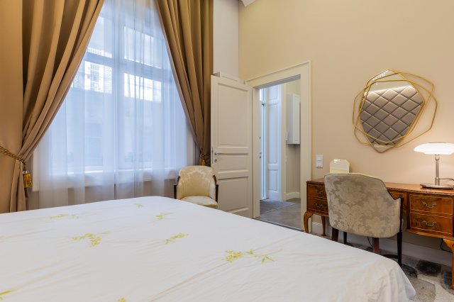 Eladó téglalakás, V. kerületben, Szent István körúton