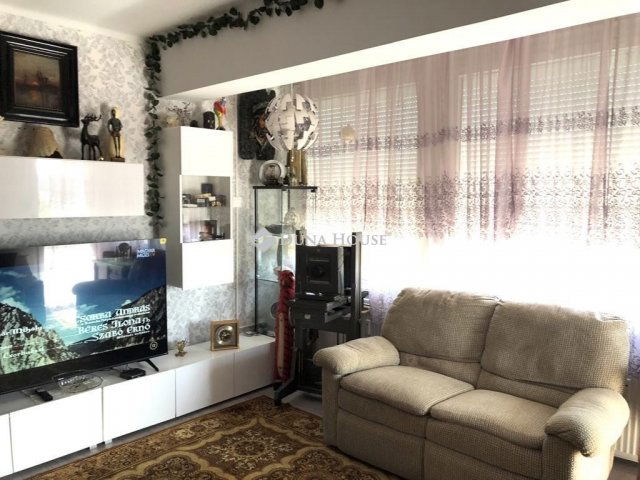 Eladó panellakás, Szentesen 47 M Ft, 3 szobás